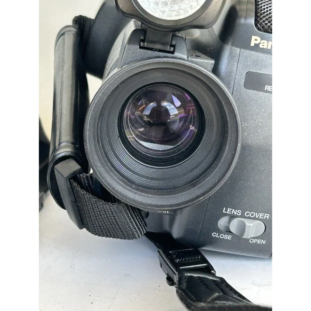 Panasonic PV-IQ403D VHS-C Camcorder Kit Case Charger Batteries Remote AS-IS Part